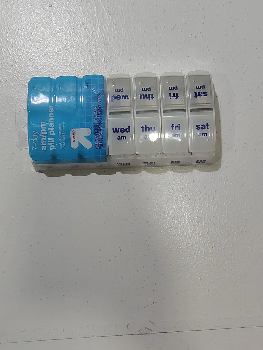 7-Day AM/PM Pill Planner – Removable Weekly Medication Organizer